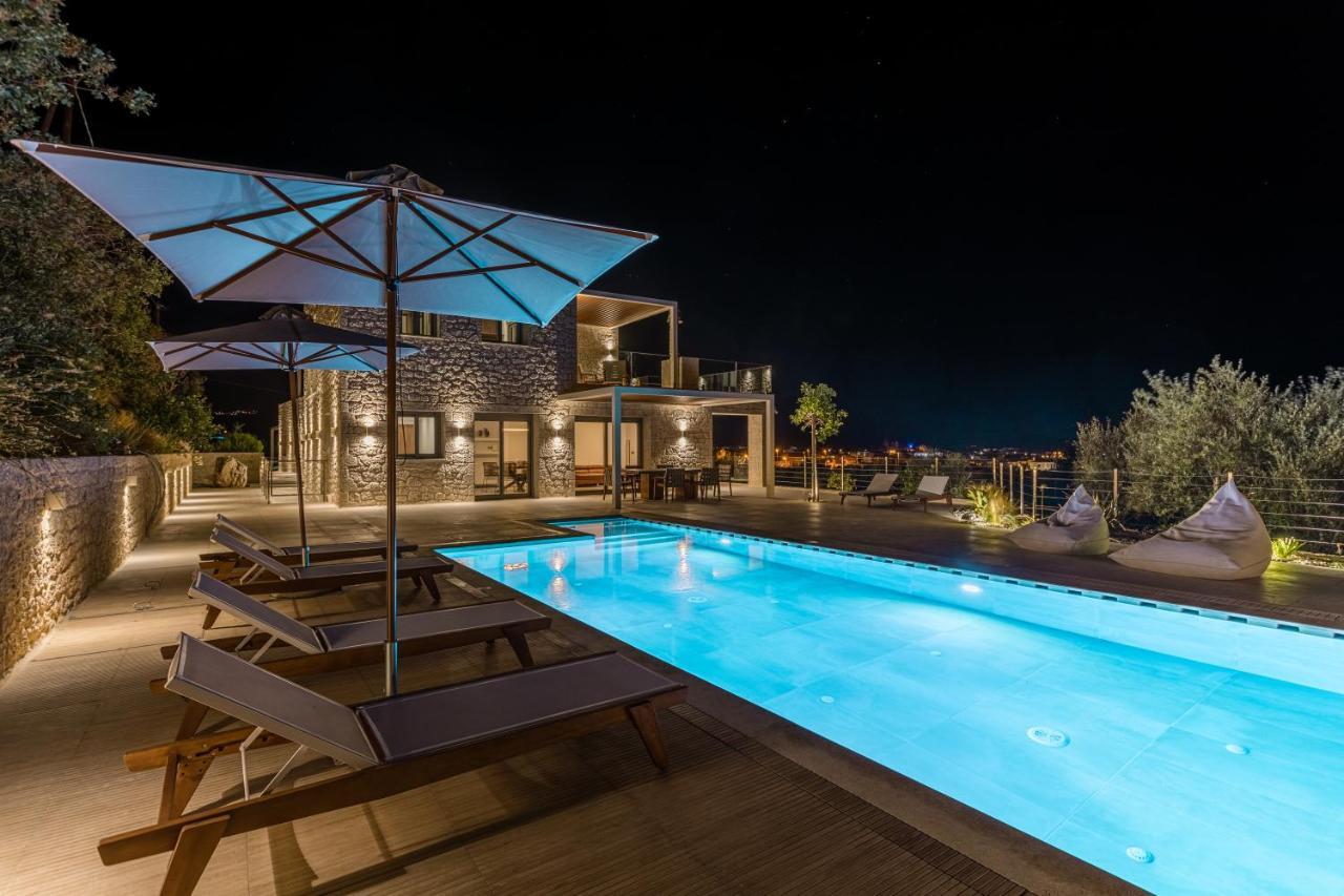 Villa Manitennisvillas